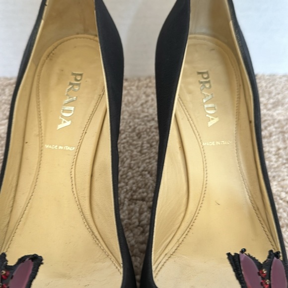 Vintage Prada embroidered kitten heels - Picture 5 of 7